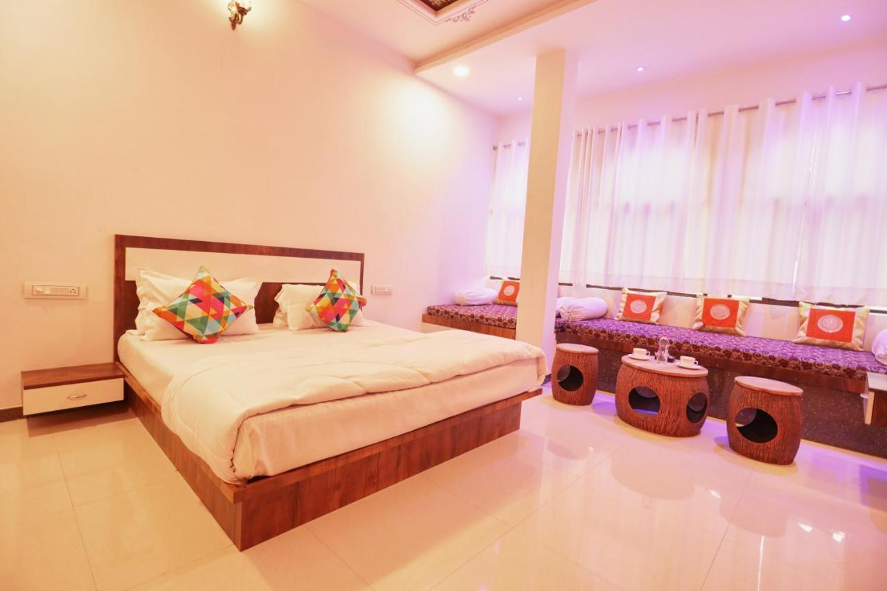 Neev Haweli Hotel อุเดเปอร์ ภายนอก รูปภาพ